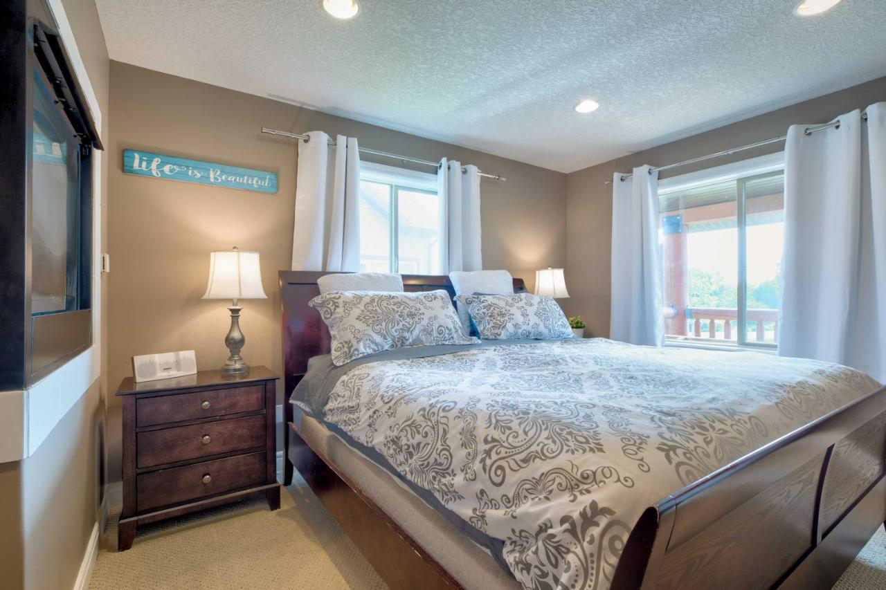 הוילה Pine Lake Whispering Pines Cabin With Pool, Lake And Golf Access! מראה חיצוני תמונה